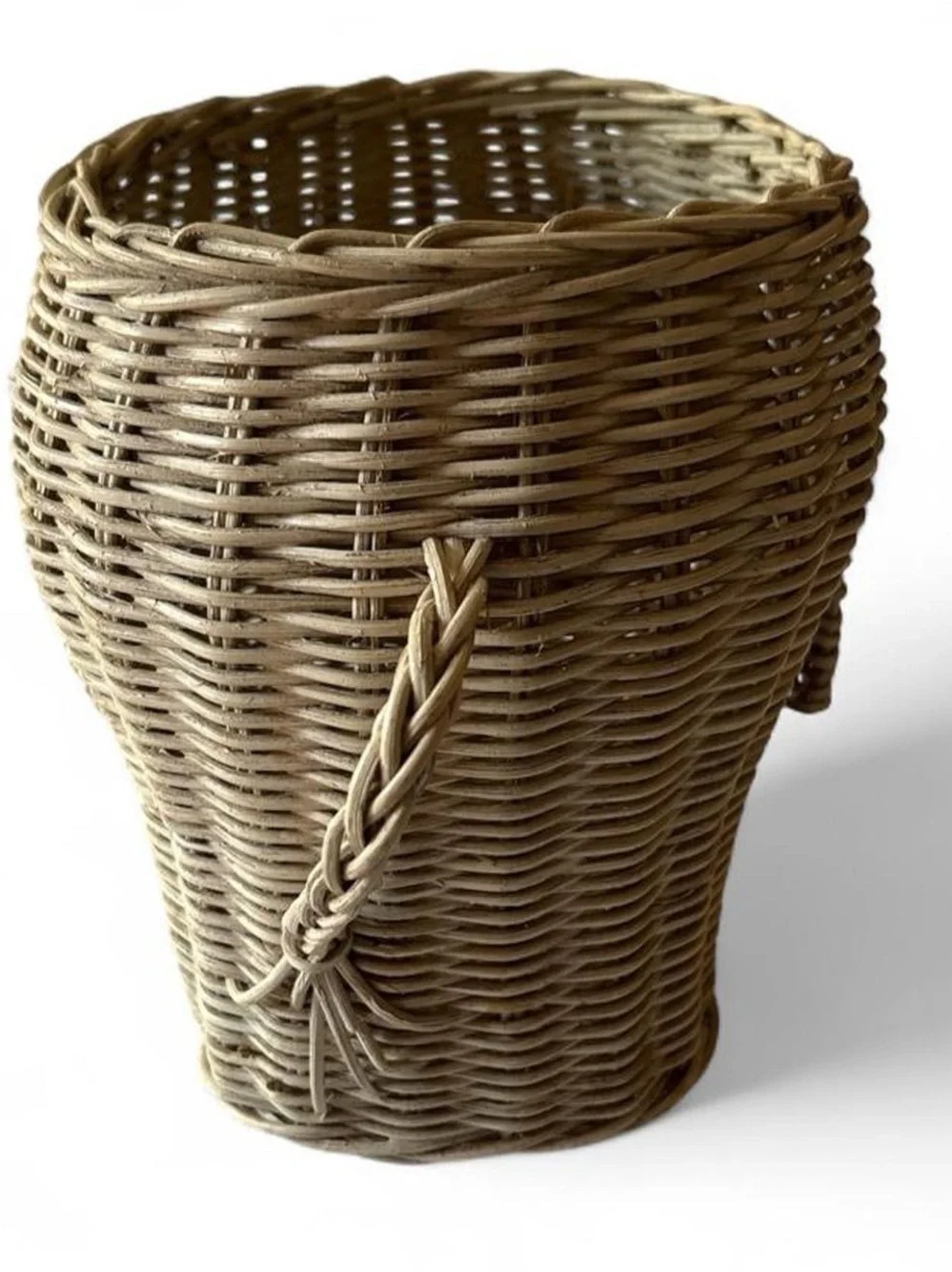 Woven Rattan Elephant Basket - Natural Beige with Dark Button Eyes